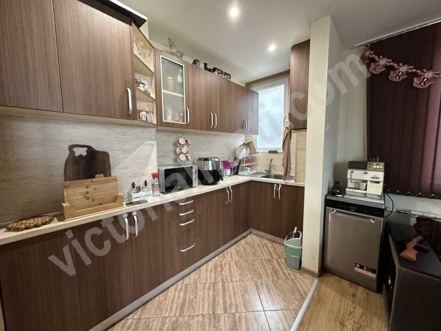 Продава се Етаж от къща в Велико Търново, Център - 231 кв.м за 801 €/кв.м - Снимка #6