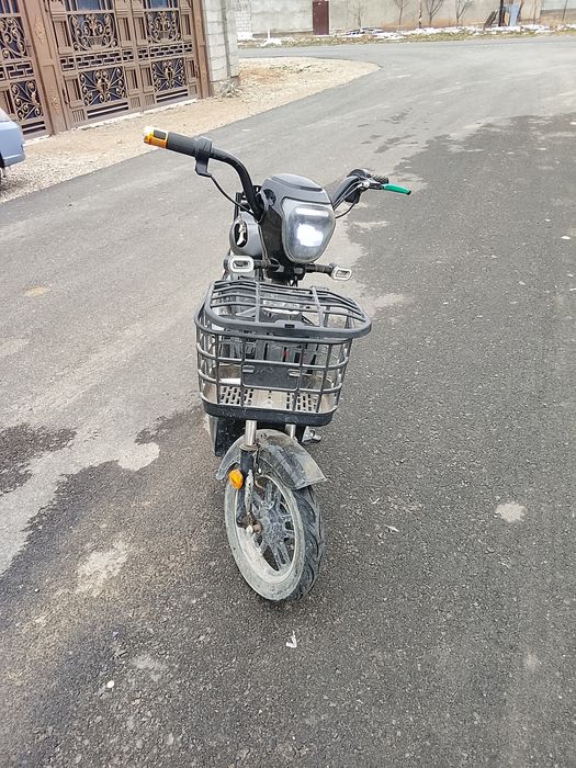 Электро скутер на ходу