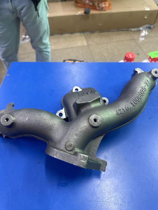 Выпускной коллектор на двигатель 4216