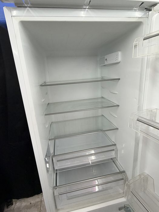 Хладилник с фризер за вграждане GORENJE