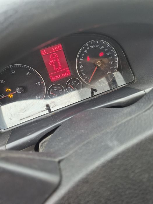 Vând Volkswagen Touran 2.0 TDI