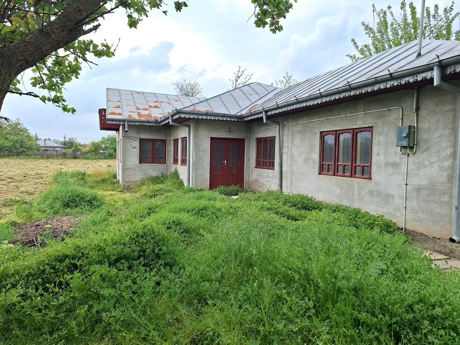 Teren+casa de vanzare