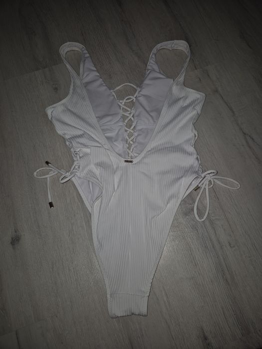 Costum de baie alb marimea M