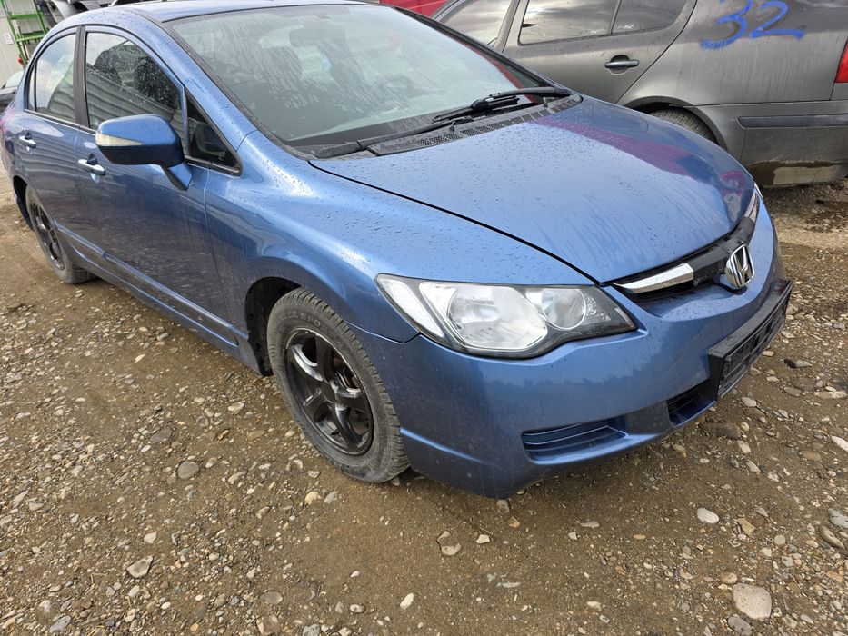Dezmembrez Honda Civic 1.3i Hybrid 1.8i 2.2d