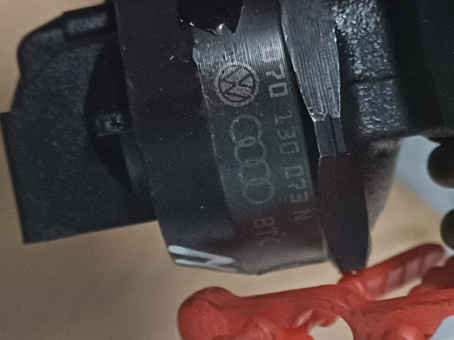 Injector Volkswagen Touareg (7LA, 7L6) [Fabr 2003-2010] 070130073N