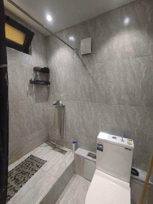 ЭКО базар. Ялангач . Буз 2Продаётся срочно 2  комнатная квартира