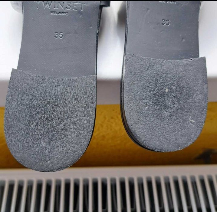 TWINSET Oval T-plaque leather slides