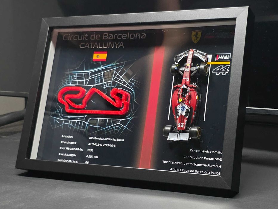 Tablou Formula 1 Circuit Barcelona – Lewis Hamilton – Ferrari