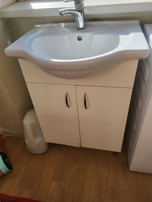 Продам умывальник и шкафчик б/у