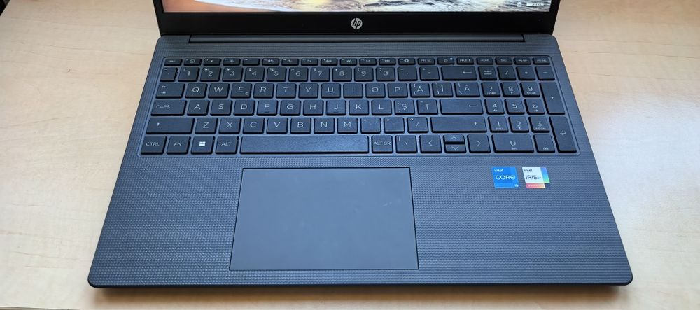 Laptop HP 15__i5 1334U gen 13_8GB DDR4_512GB SSD__NOU 10/10_Model 2025