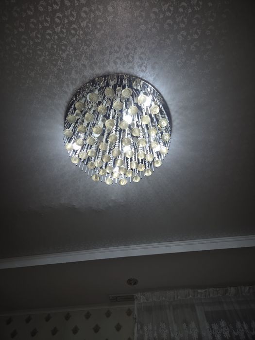 Продам люстру для в гостиной