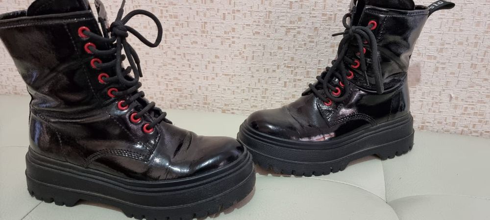 Продам осенние ботинки