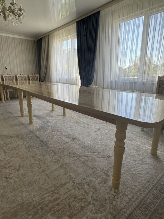 Продам большой стол