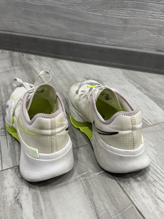 Маратонки nike 37/5