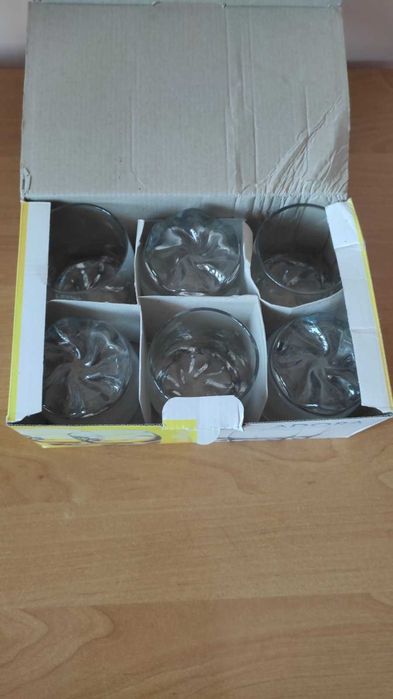 Чисто Нов Сервиз Стъклени Чаши