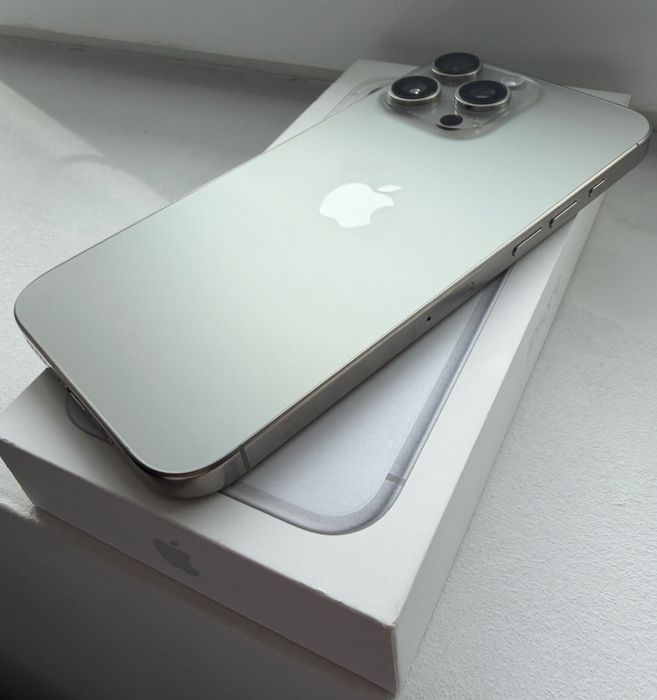 Vand iPhone 1 Pro Max, 256GB + Husa VELANTE Piele Capra