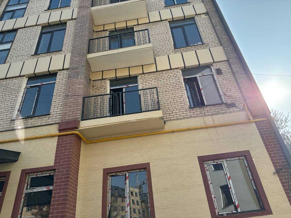 Dom 3 xonali srochna sotiladi