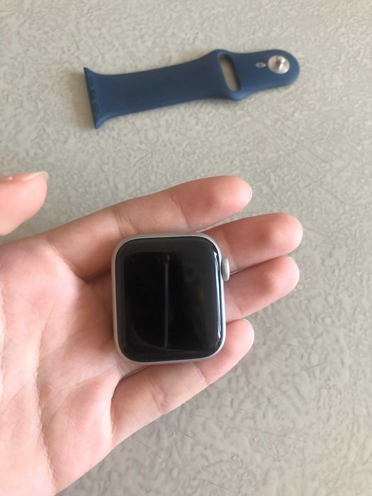 Apple watch SE Gen 2 40mm silver