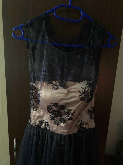 Rochie elegantă de seara, stare foarte buna, pret negociabil