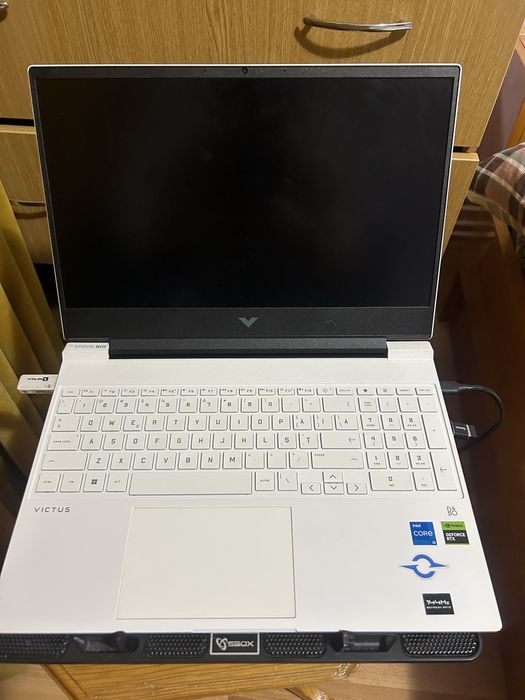 Vand laptop victus
