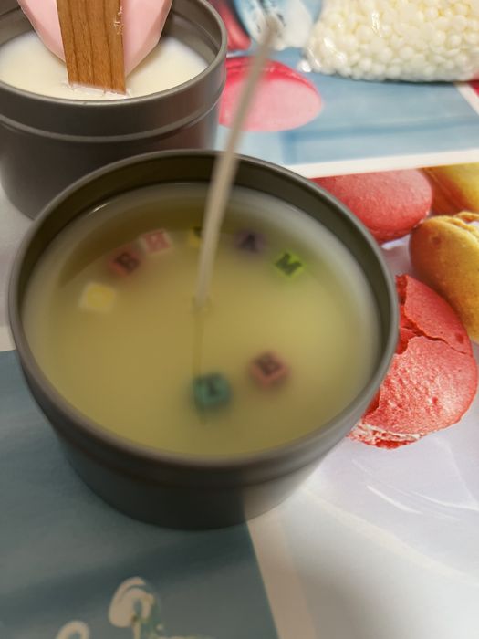 Ароматна свещ с тайно послание