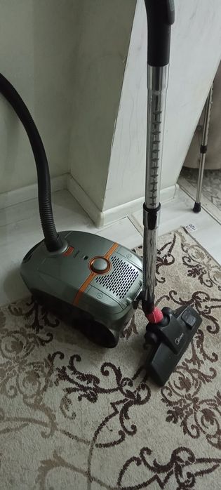 Продам пылесос .