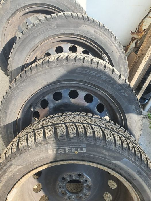 Vand cauciucuri in stare f buna
