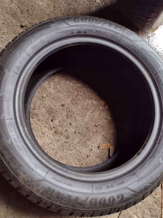 Почти нови 2бр 225/55/17 нов дот