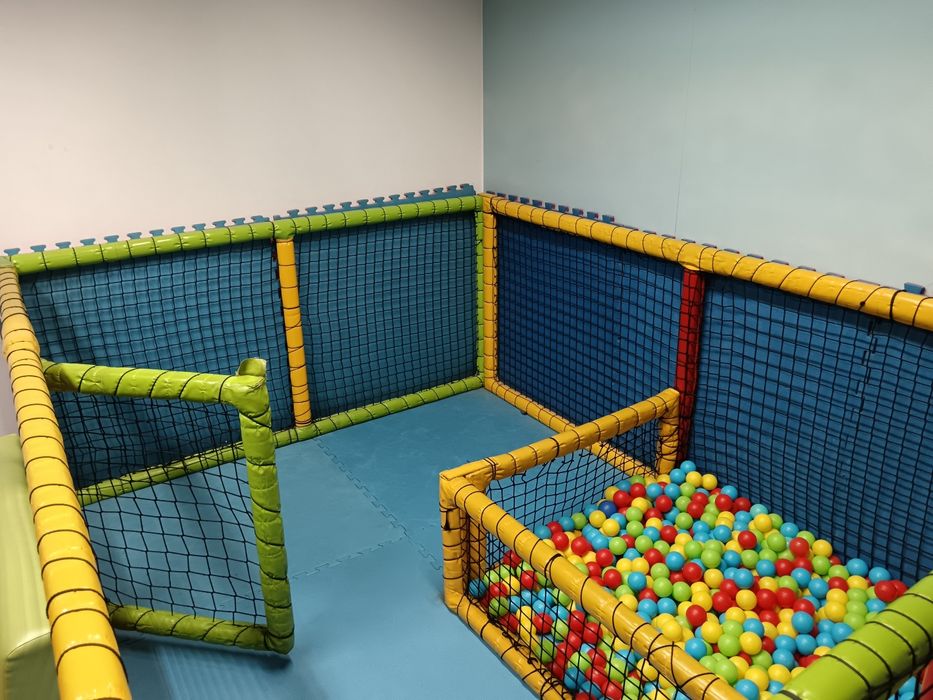 Детски кът с мебели