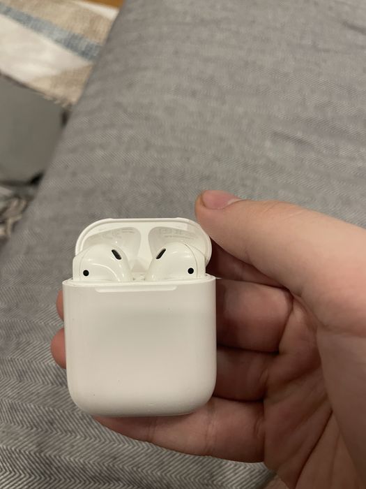 Продам airpods 1
