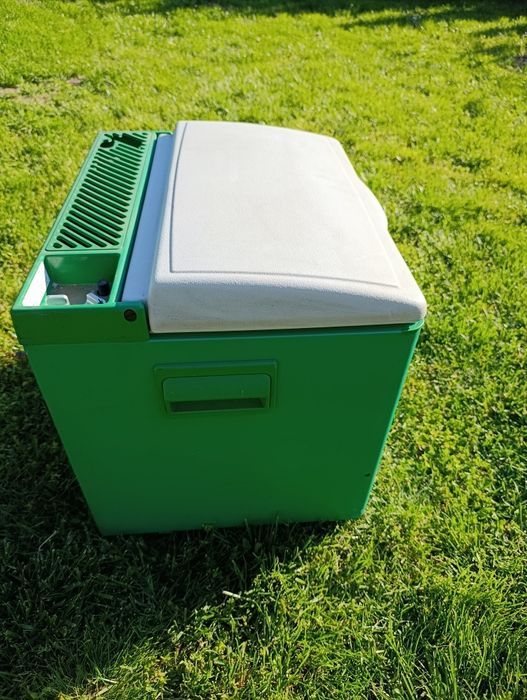 Хладилник на 12 , 220 волта и газ