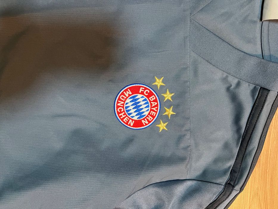 Суичъри Adidas Bayern Munchen