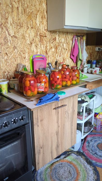 Маринады, варенье. Холодильник  продан.