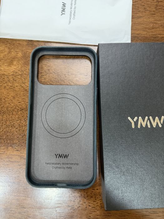 Кожаный чехол Ipone 17 Pro Max YMW
