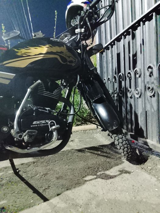 Мотоцикл suzuki 200