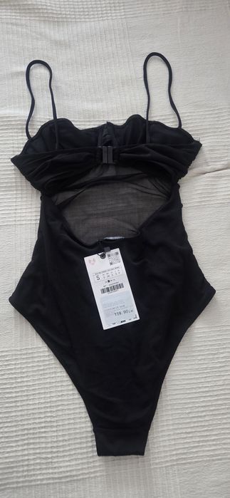 Costum.de baie Zara,material tul  marimea S,nou,cu eticheta