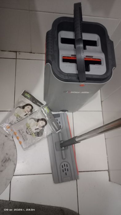 Продам ведро со  шваброй новое