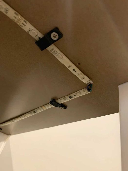 Клипсове /скоби/ за 10мм LED лента 12бр