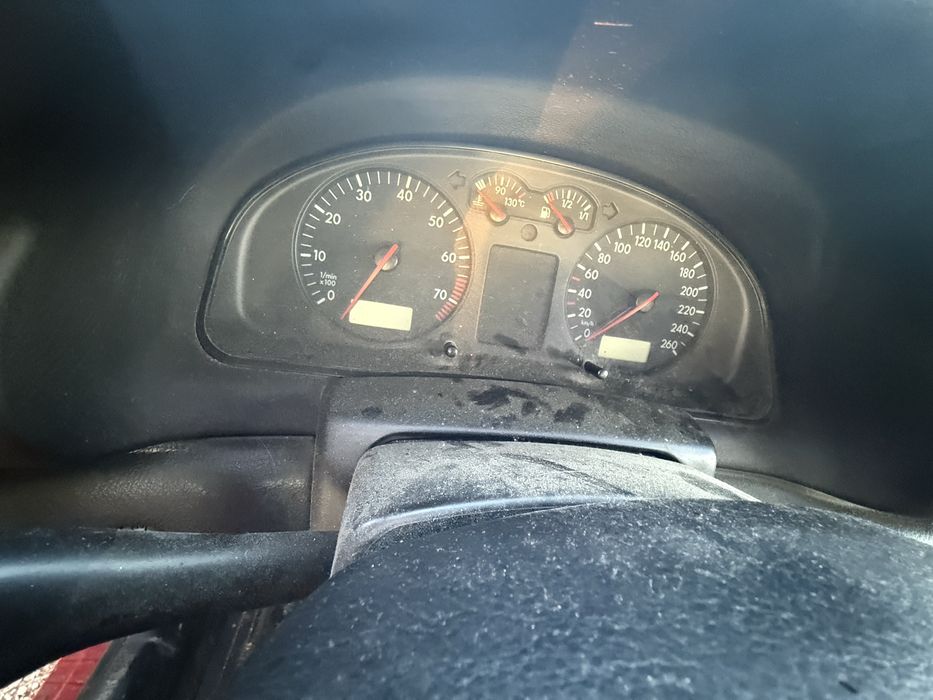 Фолксваген Пасат Б5 1.6 100 кс 1999г на части