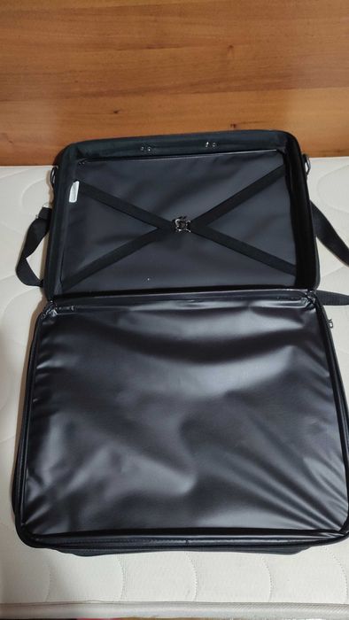 Adidas голяма бизнес чанта/куфарче за ръчен багаж/лаптоп/ документи