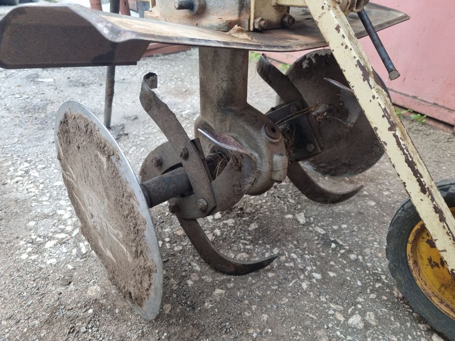 Мотофреза Briggs and Stratton двигател