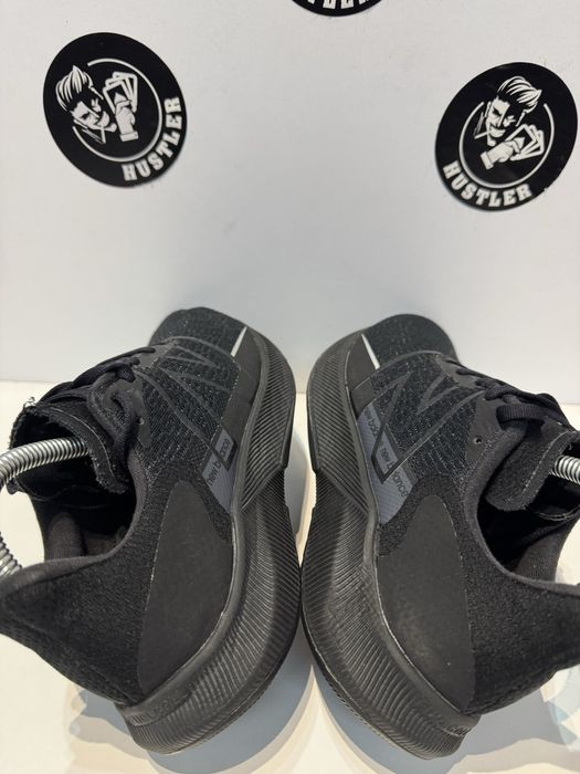 Маратонки NEW BALANCE .Номер 37.5