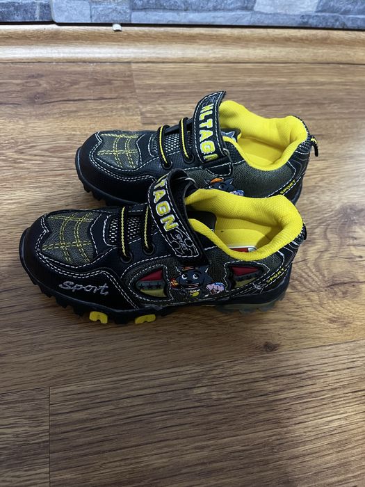 Маратонки от затворен склад