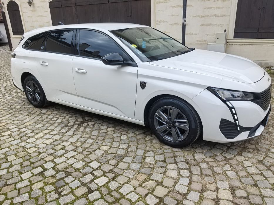 Peugeot 308 sw 2022Г.1.5HDI 131kc EAT8