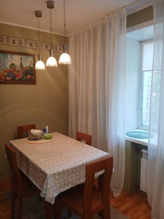 Продам 3-комн квартиру в центре города
