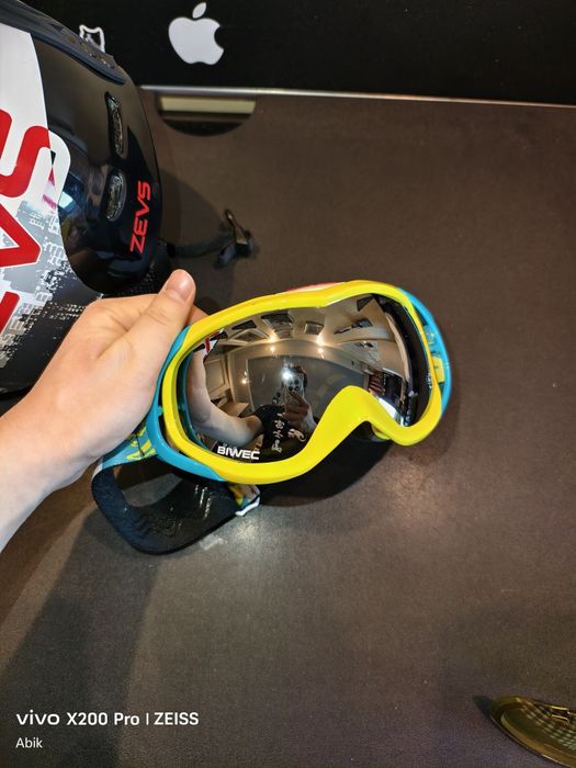 Горнолыжный шлем