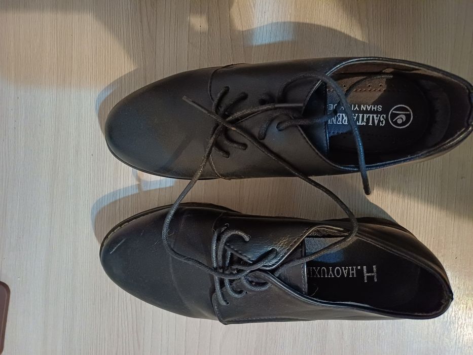 Осенняя новая женская обувь