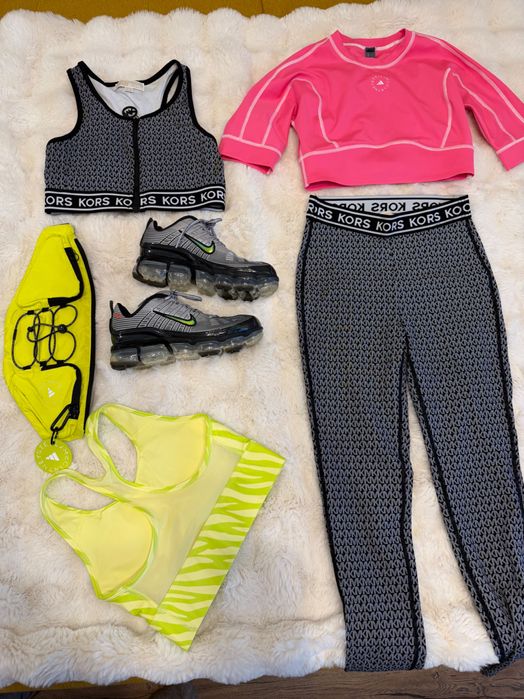 Оригинальный спортивный бра Nike Dri-Fit, зебра-принт, размер S