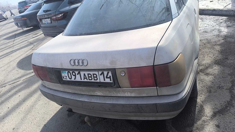 Продам автомобиль АУДИ 80