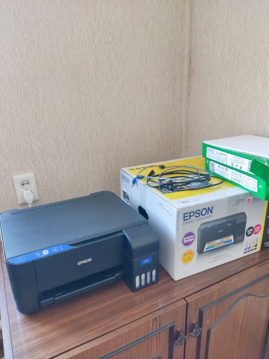 Принтер EPSON  цветной